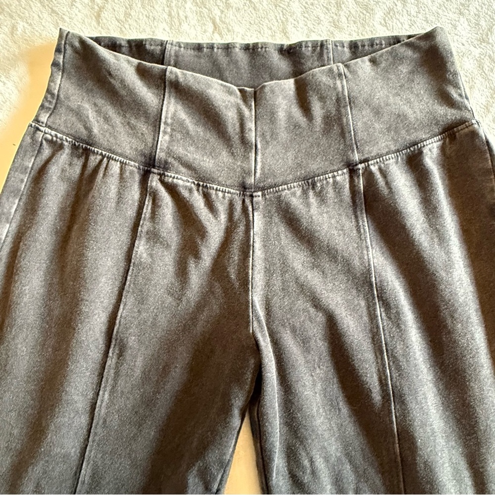 NWOT! Arizona flared split bottom pants - size medium - Picture 3 of 8